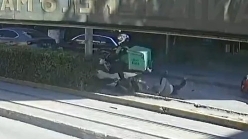 Motosikletin çarptığı 72 yaşındaki yaya ağır yaralandı: İlk görüntüler ortaya çıktı